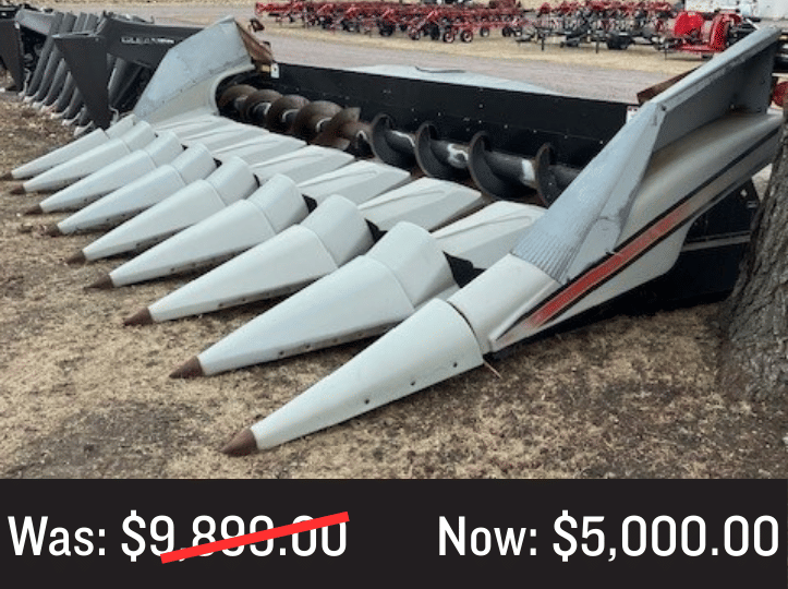 2001 Gleaner 830 Equipment Image0