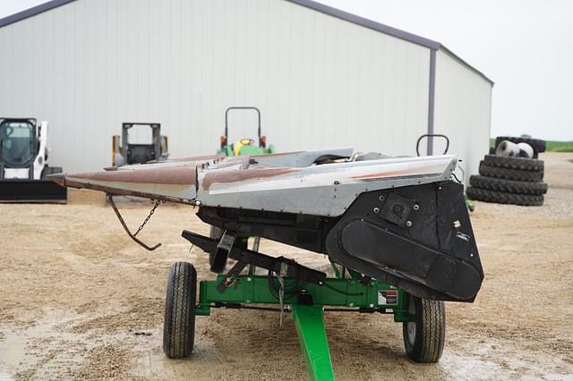 Image of Gleaner 836 equipment image 2