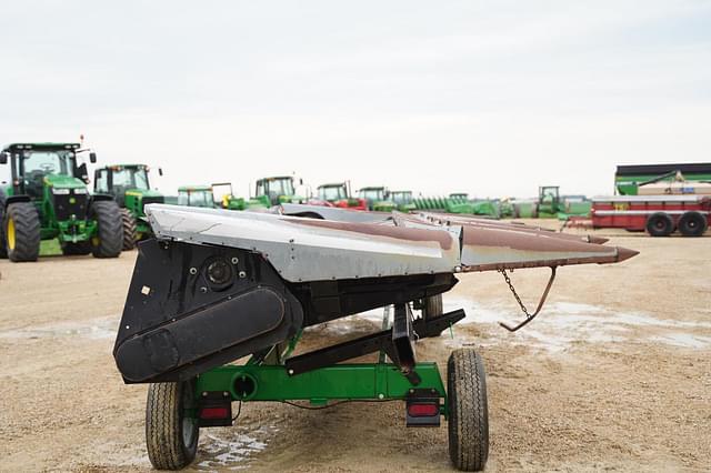 Image of Gleaner 836 equipment image 4