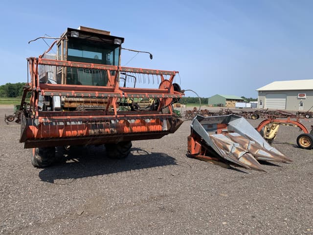 Image of Gleaner K equipment image 4