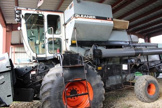 Image of Gleaner L2 equipment image 2