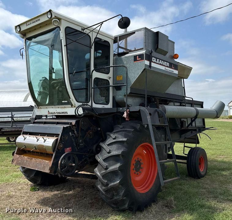 Gleaner L Equipment Image0