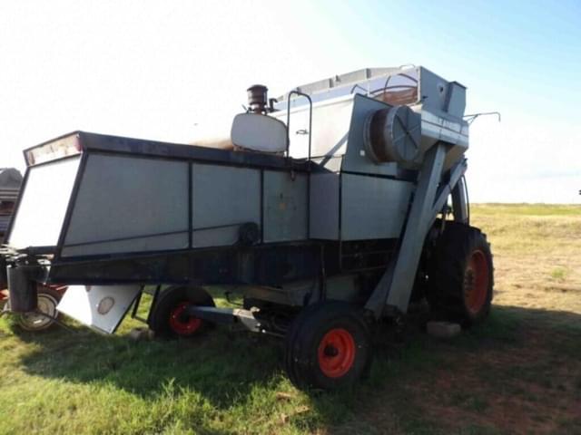 Image of Gleaner L equipment image 3