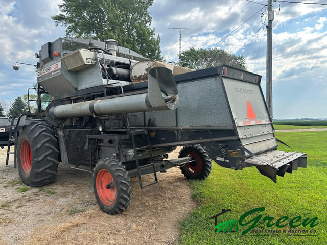 Image of Gleaner L2 equipment image 2