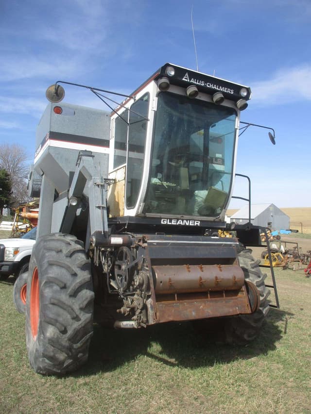 Image of Gleaner L2 equipment image 1
