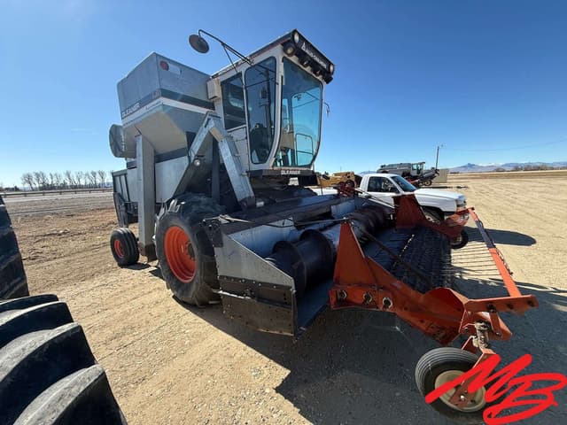 Image of Gleaner L2 equipment image 3