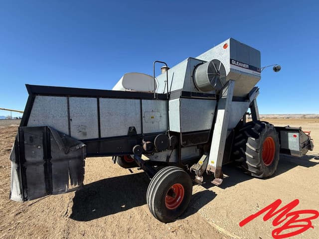 Image of Gleaner L2 equipment image 4