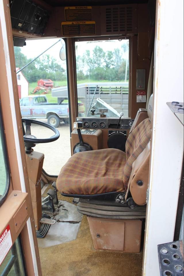 Image of Gleaner L3 equipment image 4
