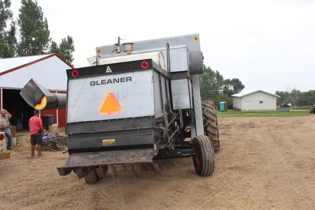 Image of Gleaner L3 equipment image 3