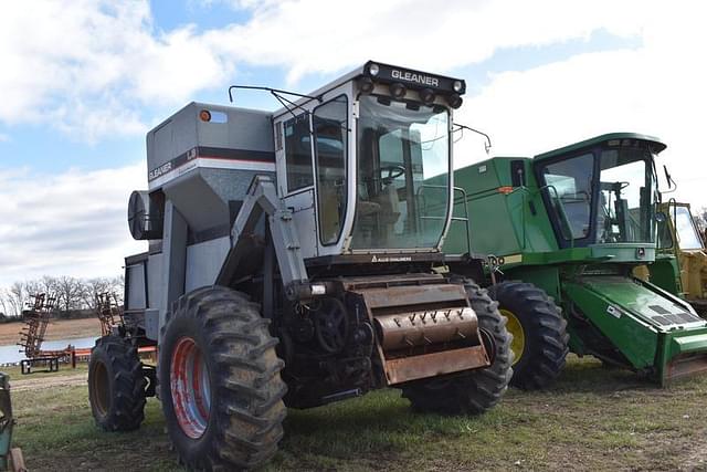 Image of Gleaner L3 equipment image 2