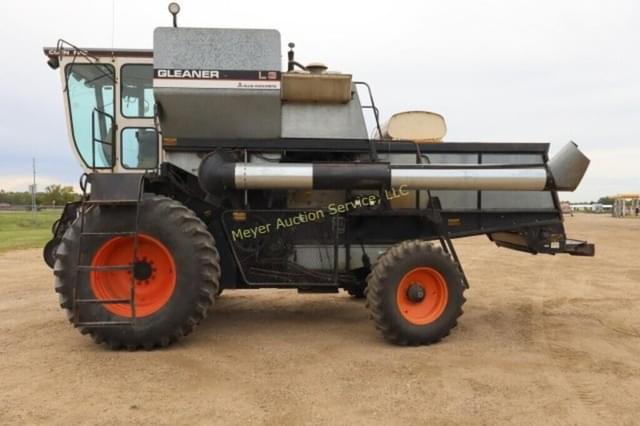 Image of Gleaner L3 equipment image 3