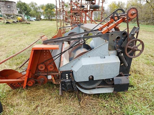 Image of Gleaner LM equipment image 2