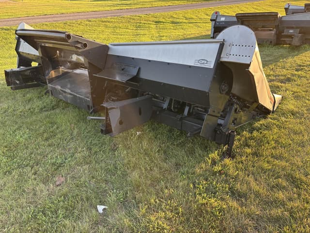 Image of Gleaner A630 equipment image 4