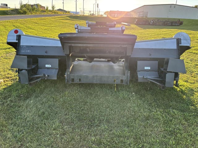 Image of Gleaner 438A equipment image 4