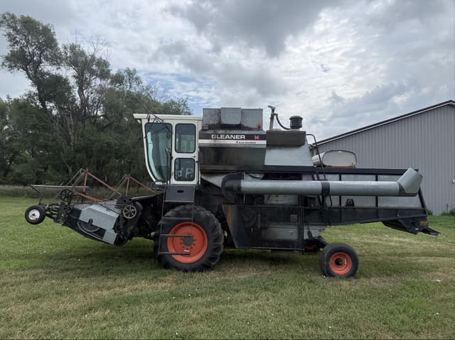 Image of Gleaner M equipment image 1