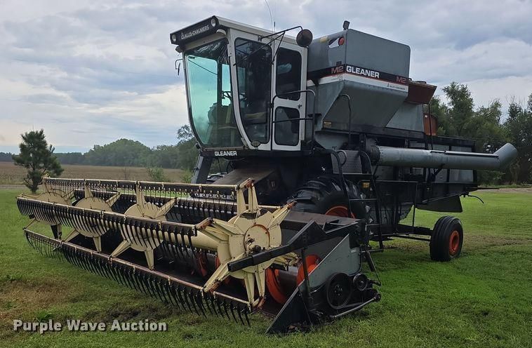 Gleaner M2 Equipment Image0