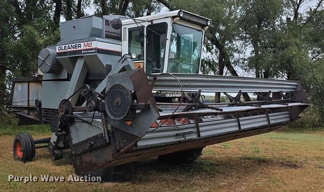 Image of Gleaner M2 equipment image 2