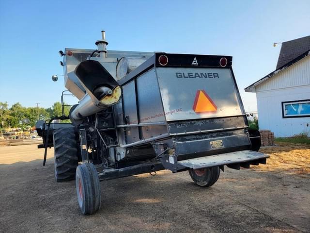 Image of Gleaner M2 equipment image 2