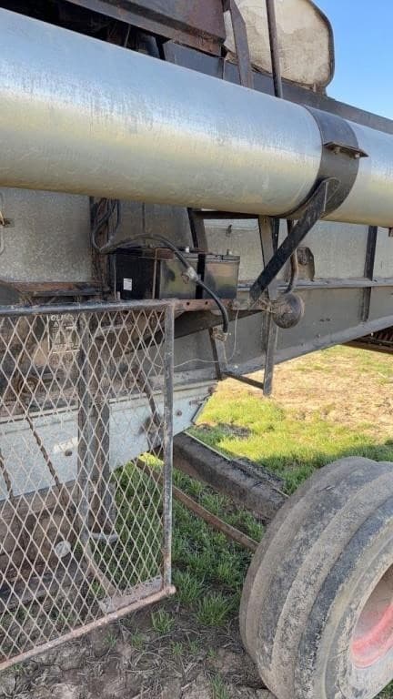 Image of Gleaner M2 equipment image 4