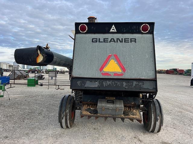 Image of Gleaner M2 equipment image 3