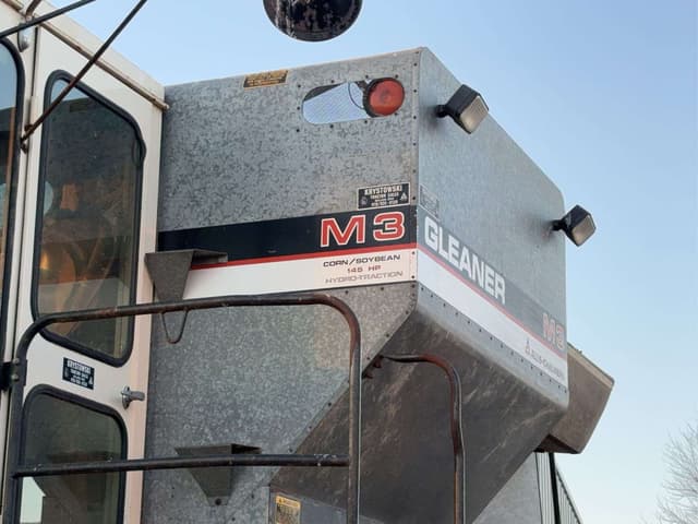 Image of Gleaner M3 equipment image 1
