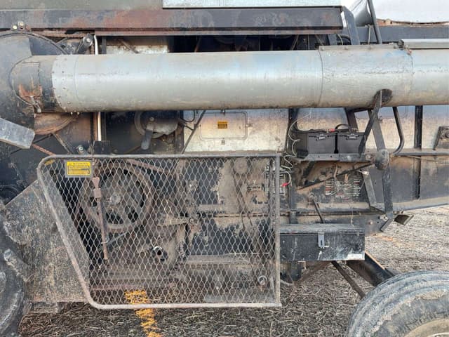 Image of Gleaner M2 equipment image 3