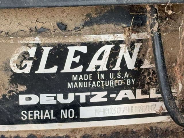 Image of Gleaner M2 equipment image 4