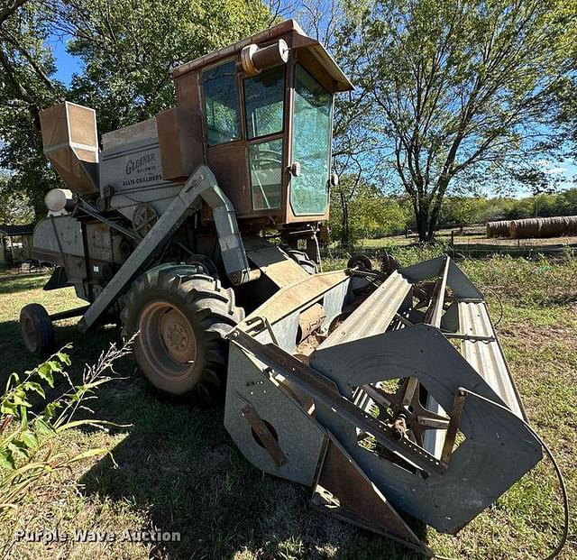 Image of Gleaner E equipment image 3