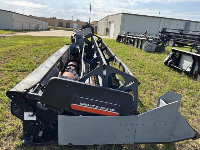 Image of Gleaner 320 equipment image 3