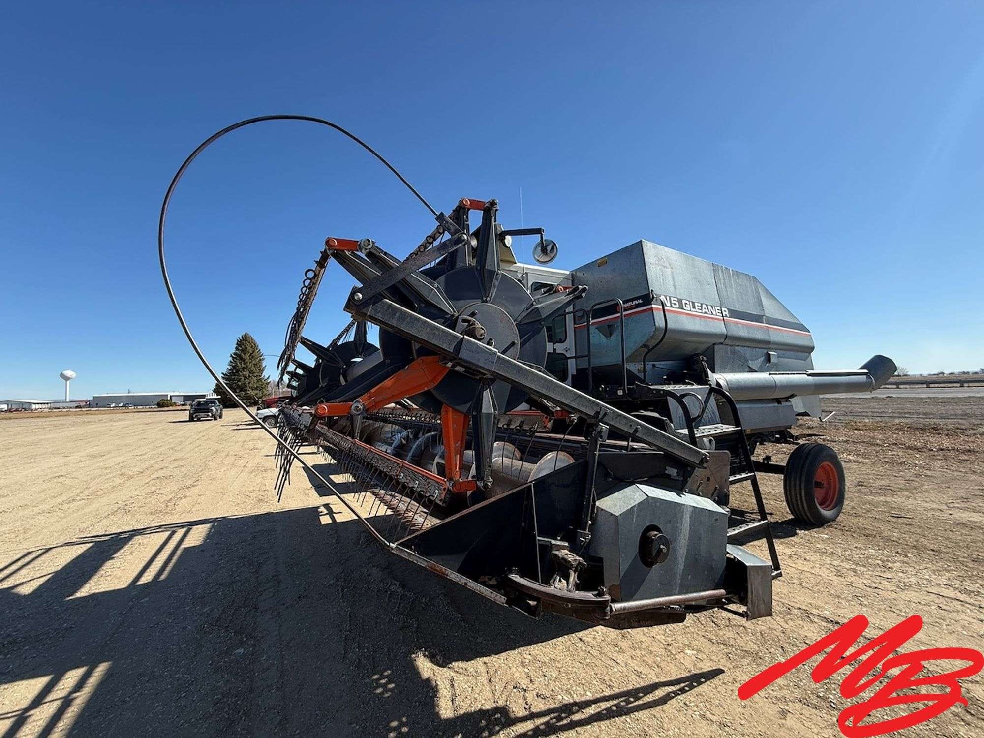 Gleaner N5 Equipment Image0