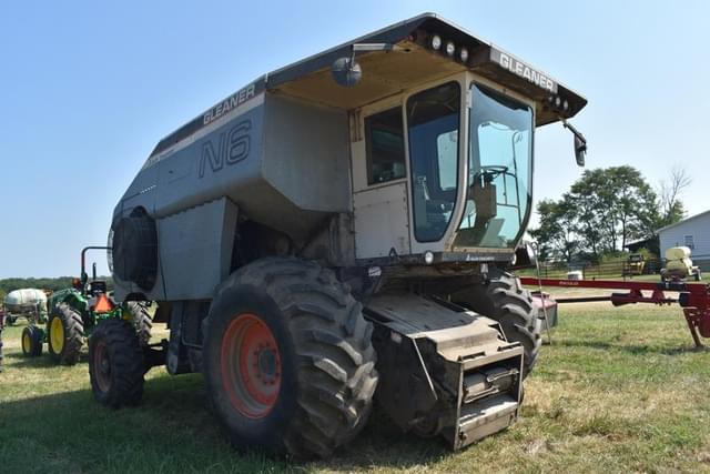 Image of Gleaner N6 equipment image 3