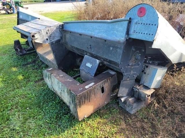 Image of Gleaner N630 equipment image 3