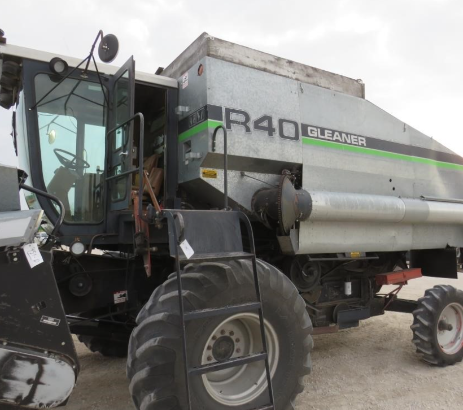 Main image Gleaner R40