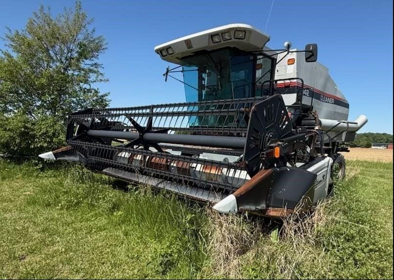 Gleaner R42 Equipment Image0