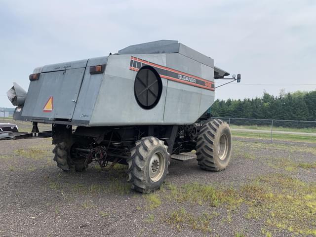 Image of Gleaner R52 equipment image 4