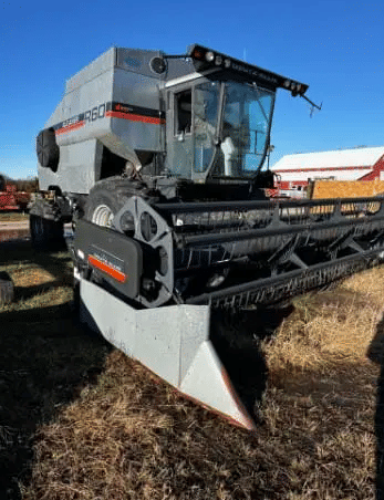 Main image Gleaner R60