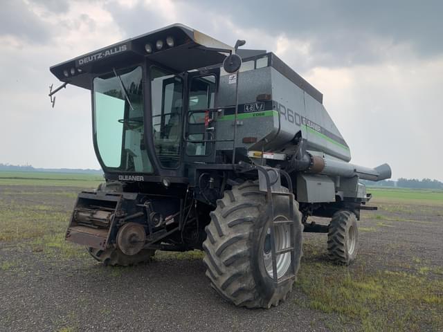 Image of Gleaner R60 equipment image 3