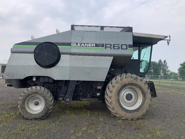 Image of Gleaner R60 equipment image 1