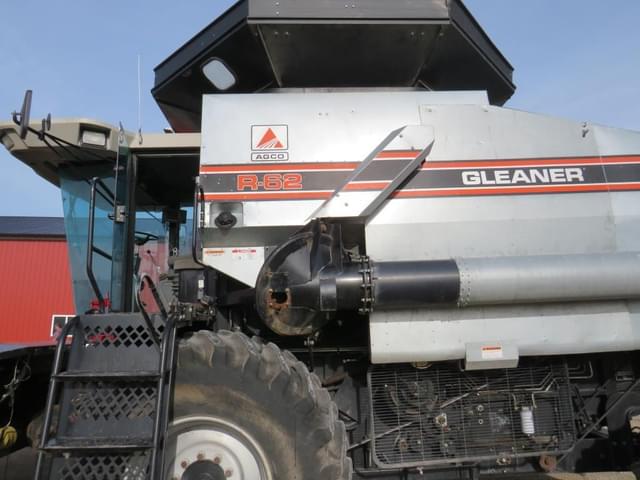 Image of Gleaner R62 equipment image 1
