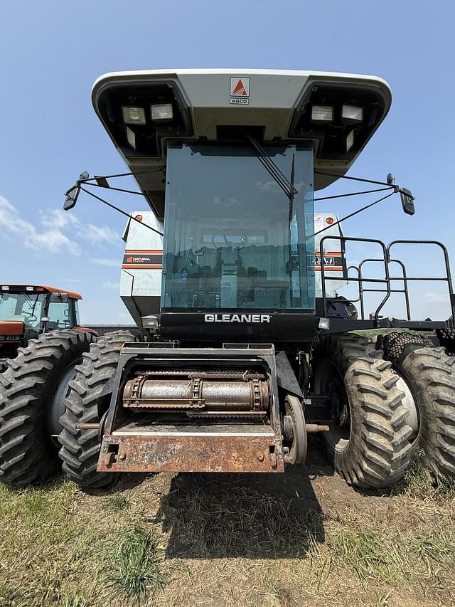 Image of Gleaner R62 equipment image 3