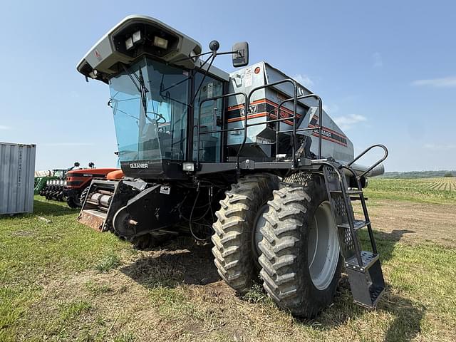 Image of Gleaner R62 equipment image 2