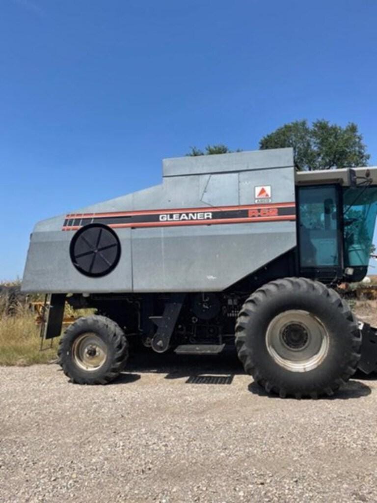 Main image Gleaner R62
