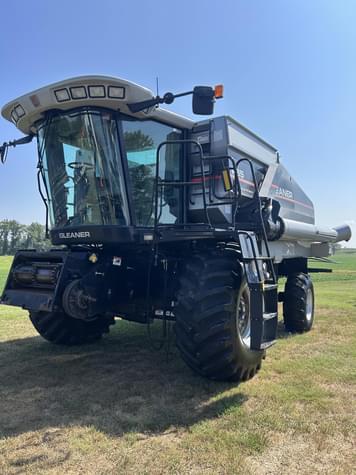 Main image Gleaner R65