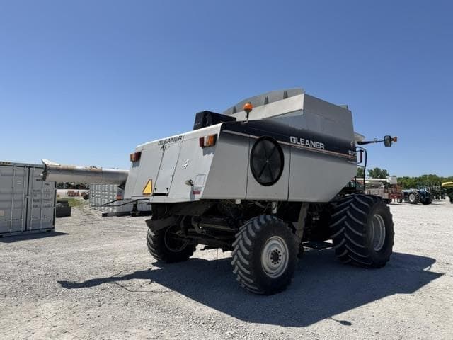 Image of Gleaner R75 equipment image 4