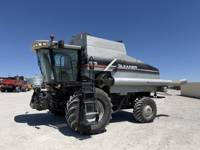 Gleaner R75 Equipment Image0