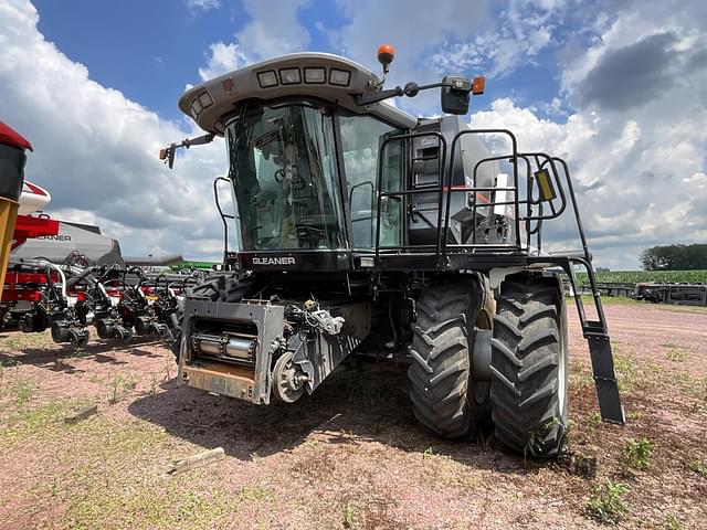 Image of Gleaner R75 equipment image 1
