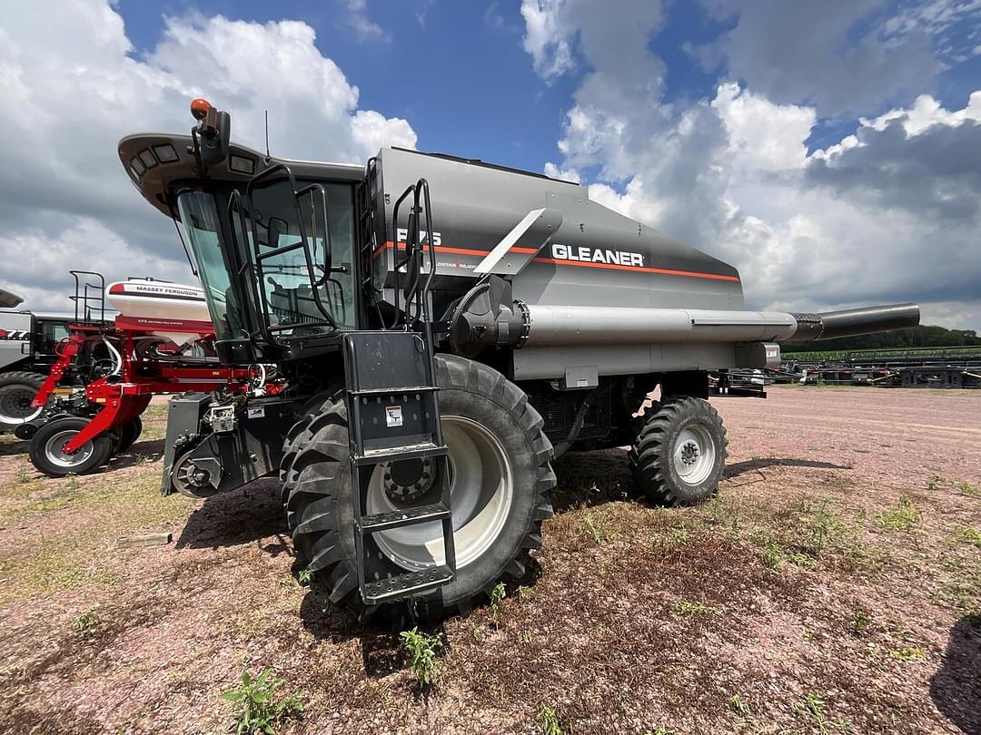 Image of Gleaner R75 Primary image