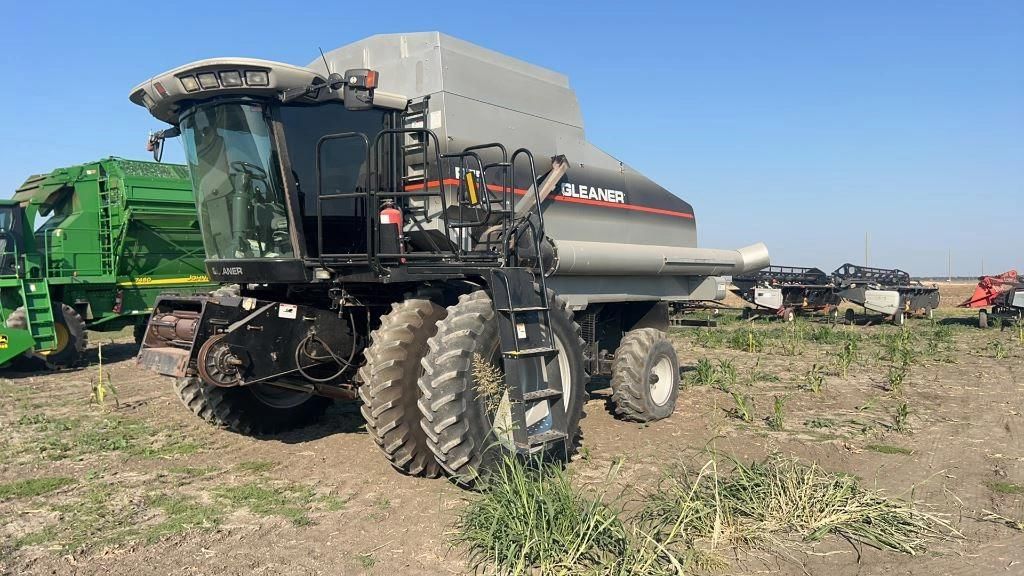 Gleaner R75 Equipment Image0