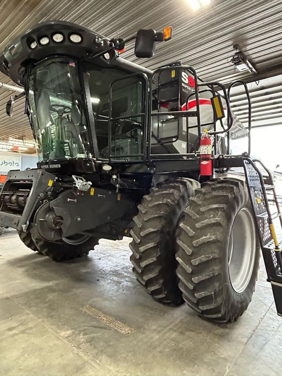 Main image Gleaner S68