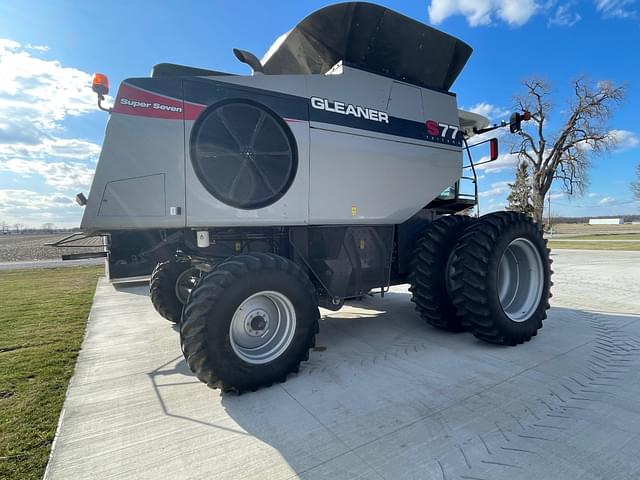 Image of Gleaner S77 Trutura equipment image 4
